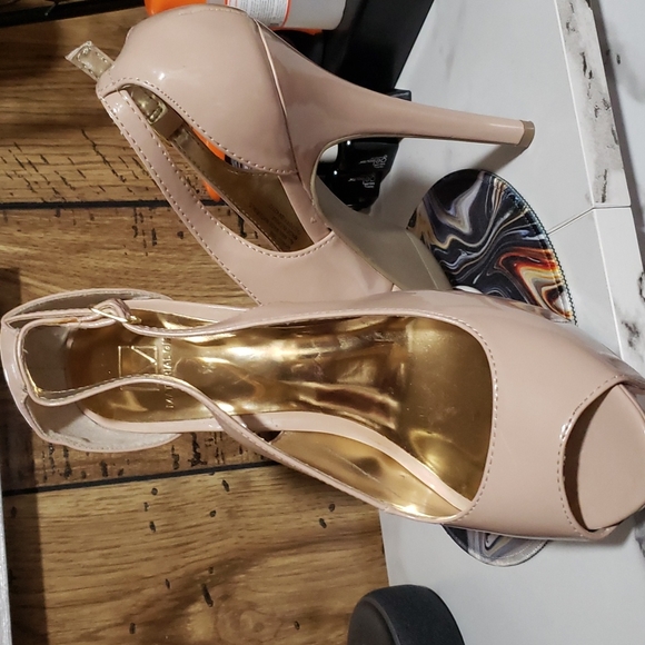 High heels - Picture 2 of 4